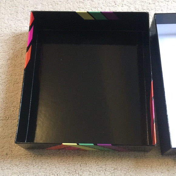 Bob Mackie Gift Box - Picture 6 of 6